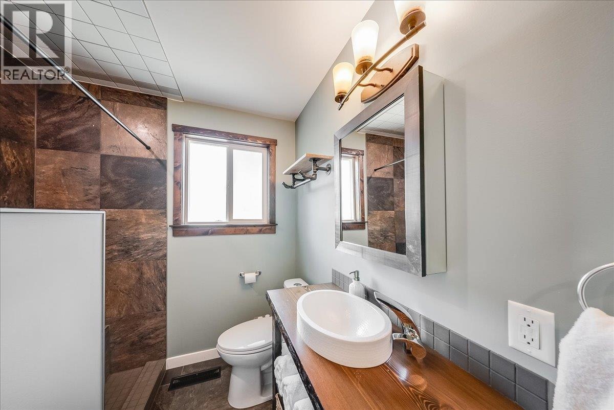 526 12th Avenue, Genelle, BC, V0G 1G0 - 18