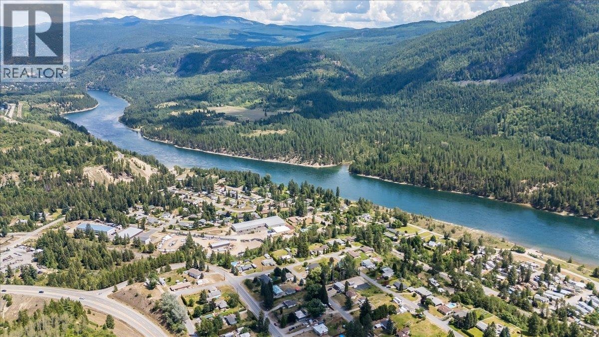 526 12th Avenue, Genelle, BC, V0G 1G0 - 53