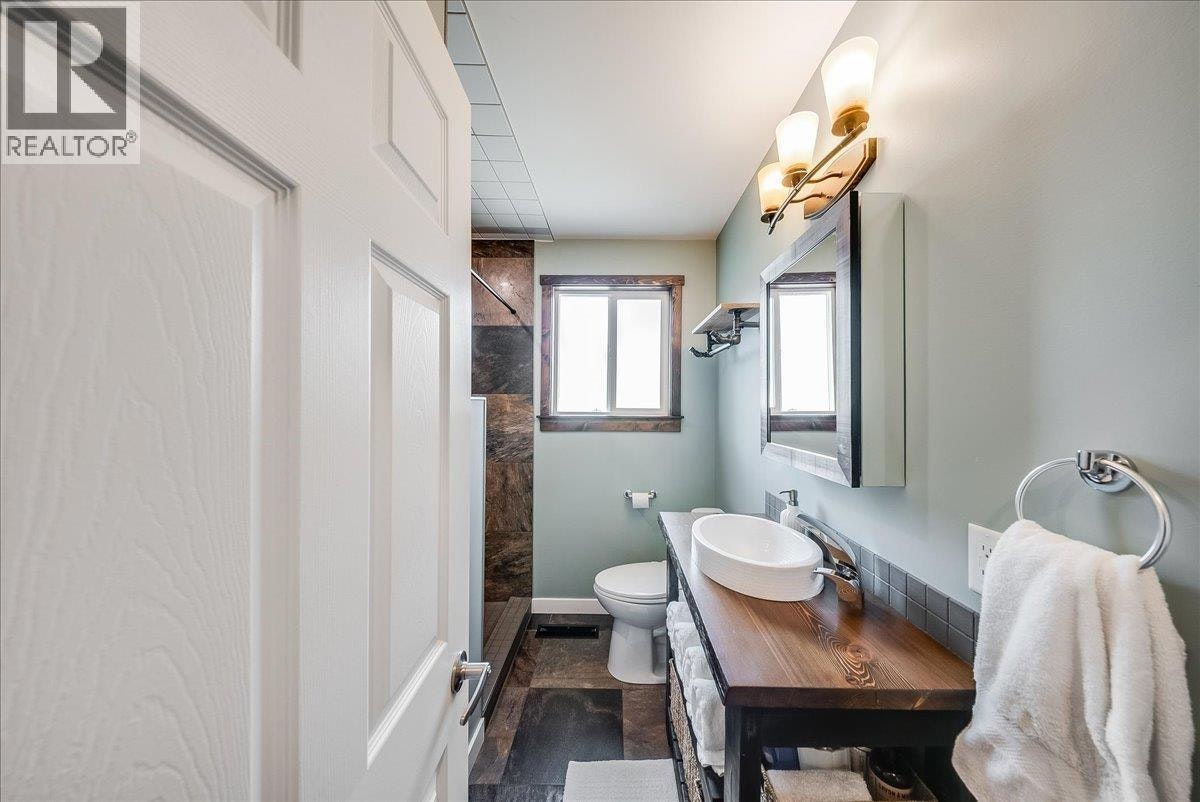 526 12th Avenue, Genelle, BC, V0G 1G0 - 17