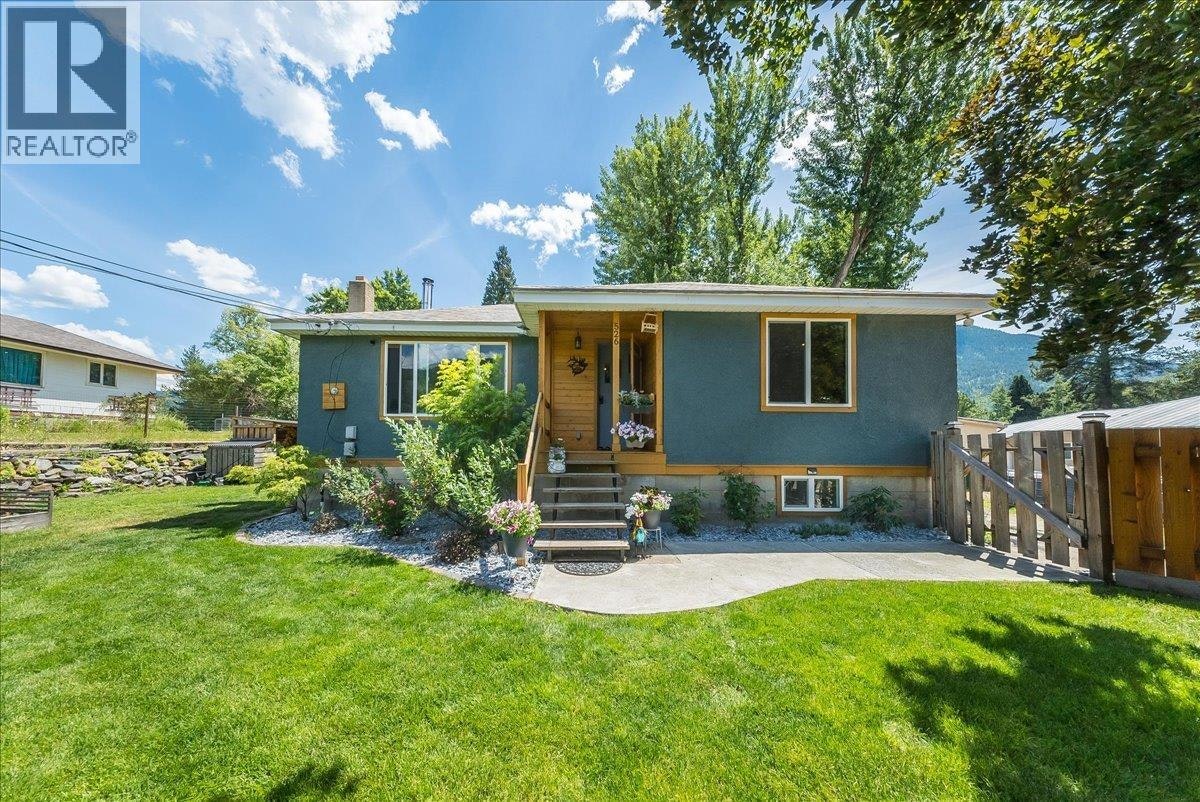 526 12th Avenue, Genelle, BC, V0G 1G0