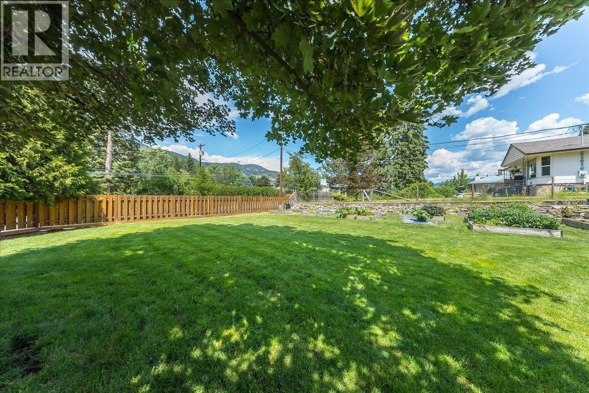 526 12th Avenue, Genelle, BC, V0G 1G0 - 36