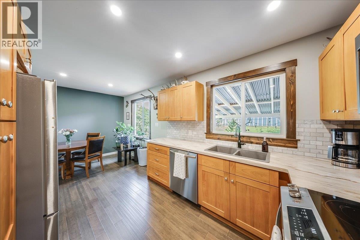 526 12th Avenue, Genelle, BC, V0G 1G0 - 13