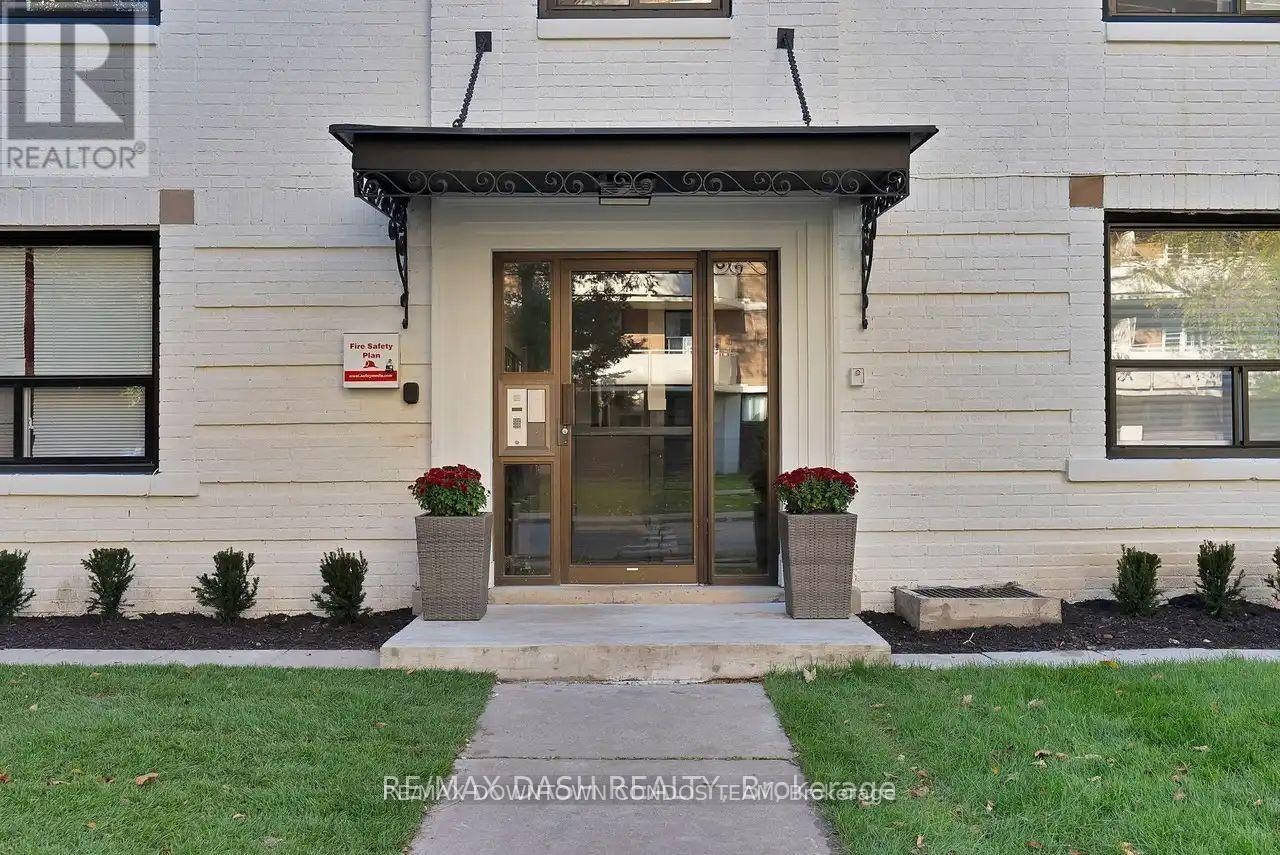 11-50 Raglan Avenue, Toronto, ON, M6C 2L1 - 28