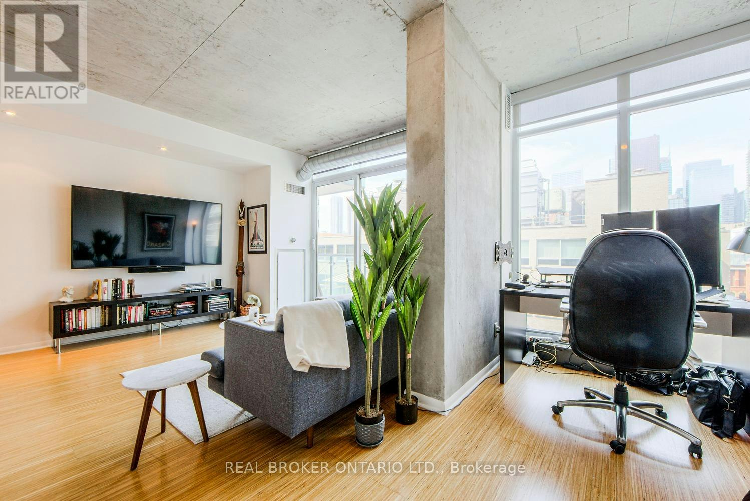 732-333 Adelaide Street E, Toronto, ON, M5A 1N3 - 6