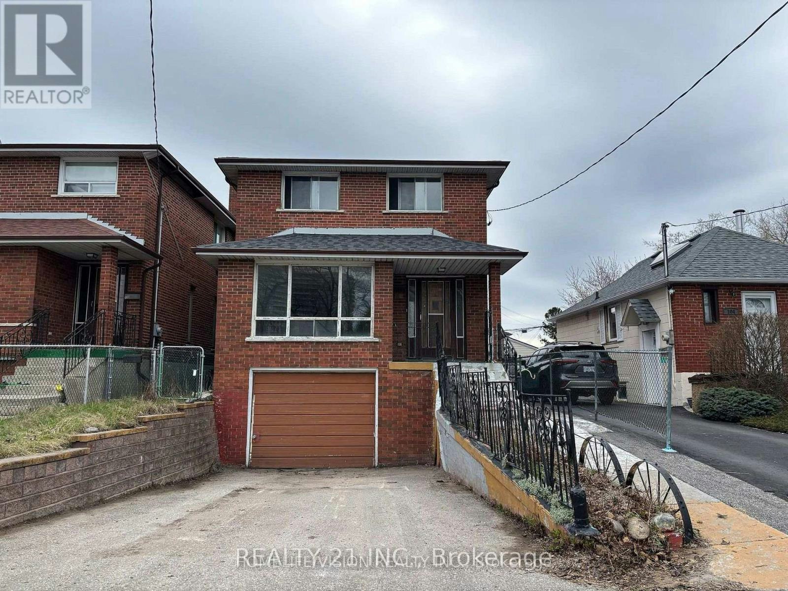 102 Magnolia Avenue, Toronto, ON, M1K 3K6