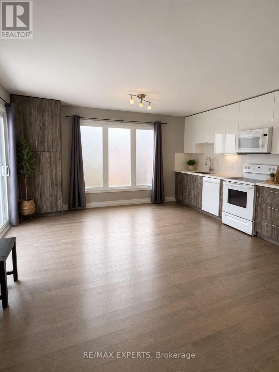 REAR-15 Gayla Street, Vaughan, ON, L4J 6W2 - 7