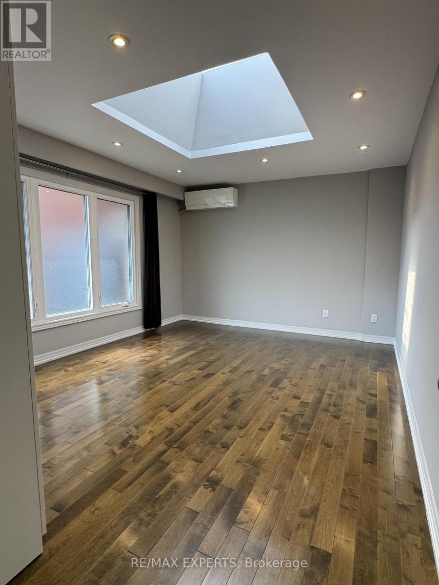 REAR-15 Gayla Street, Vaughan, ON, L4J 6W2 - 8