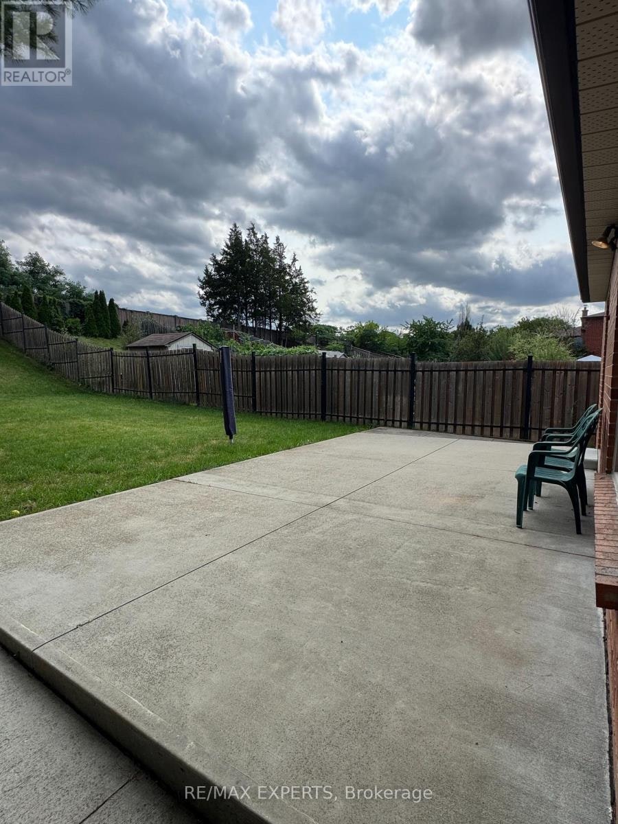 REAR-15 Gayla Street, Vaughan, ON, L4J 6W2 - 12