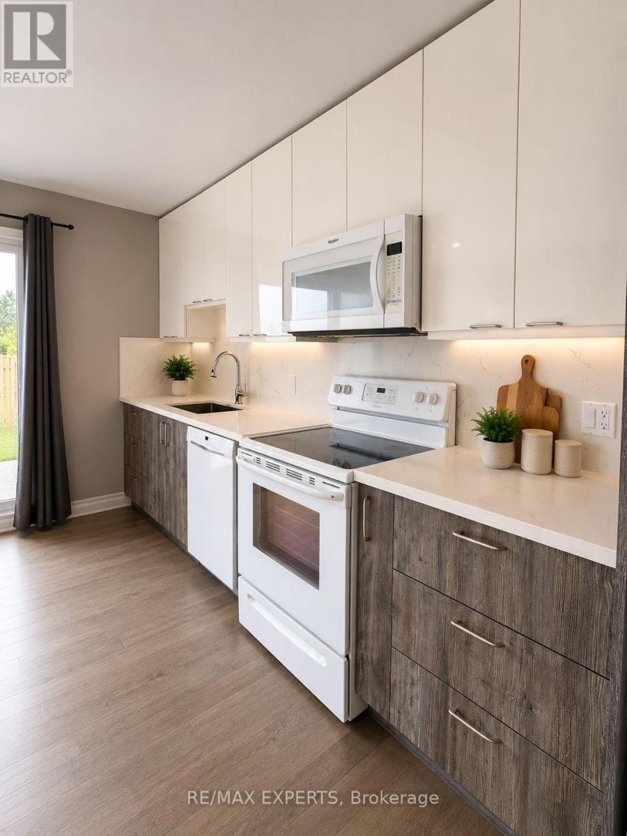 REAR-15 Gayla Street, Vaughan, ON, L4J 6W2 - 4