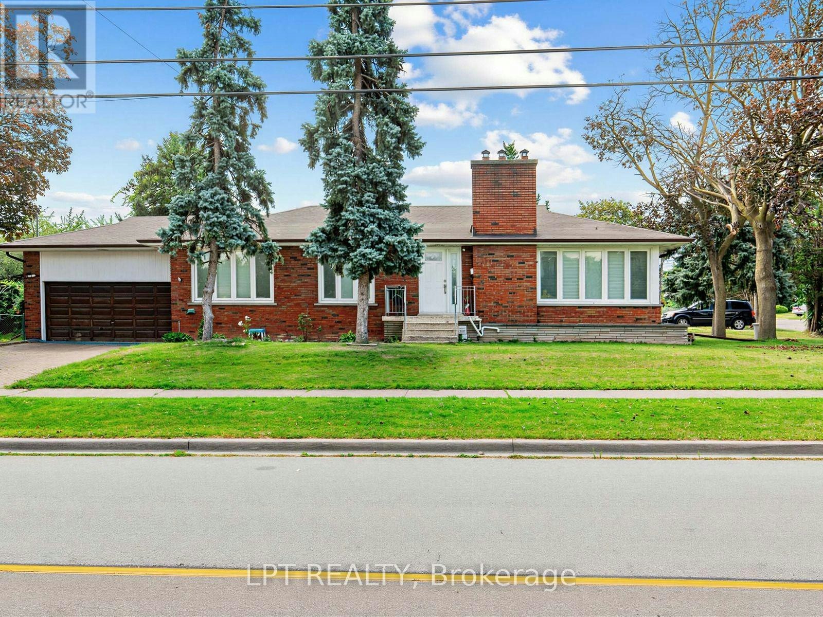 27 Kingsview Boulevard, Toronto, ON, M9R 1T5