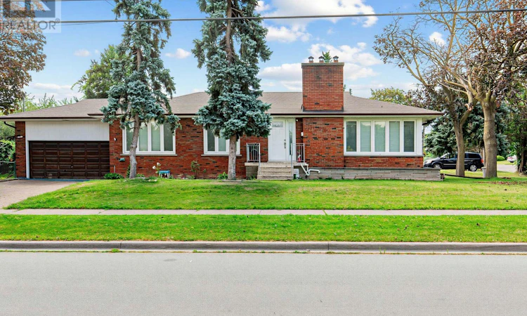 27 Kingsview Boulevard