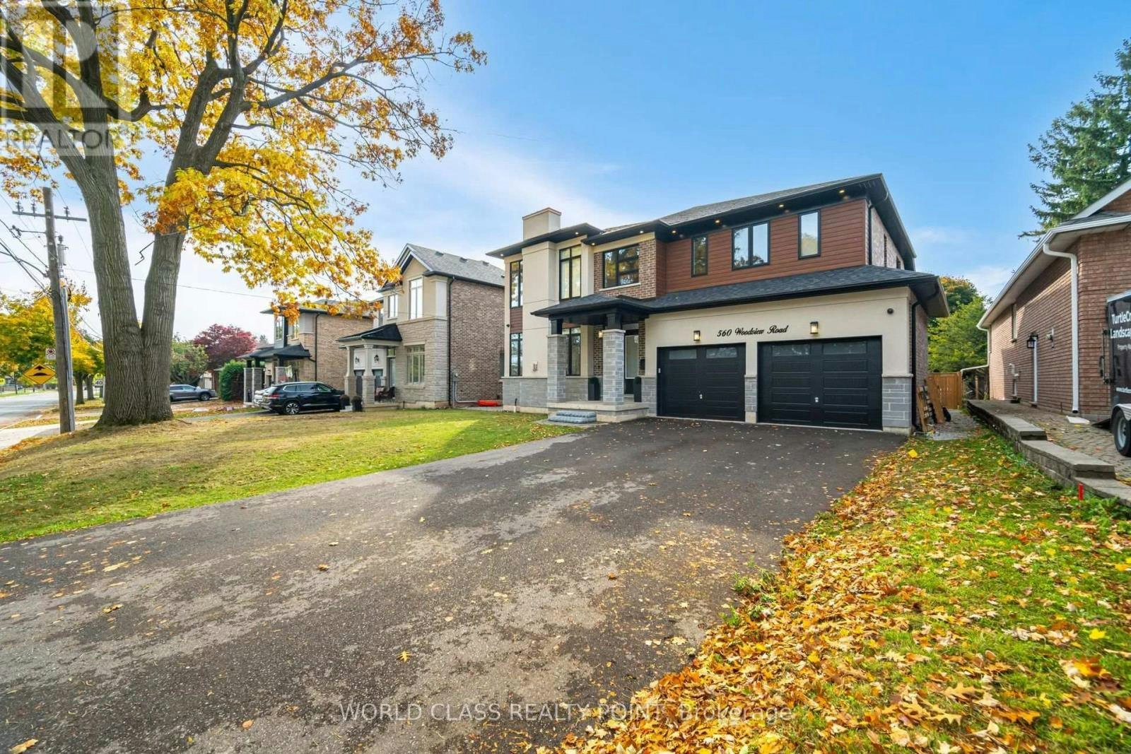 560 Woodview Road, Burlington, ON, L7N 3A1 - 2