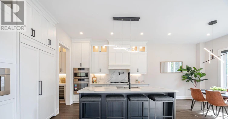 560 Woodview Road, Burlington, ON, L7N 3A1 - 9