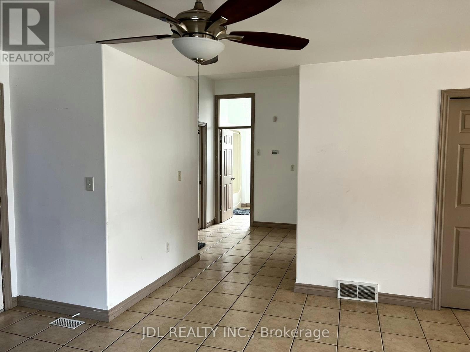 2134 Rockport Street, Windsor, ON, N9G 3A5 - 7