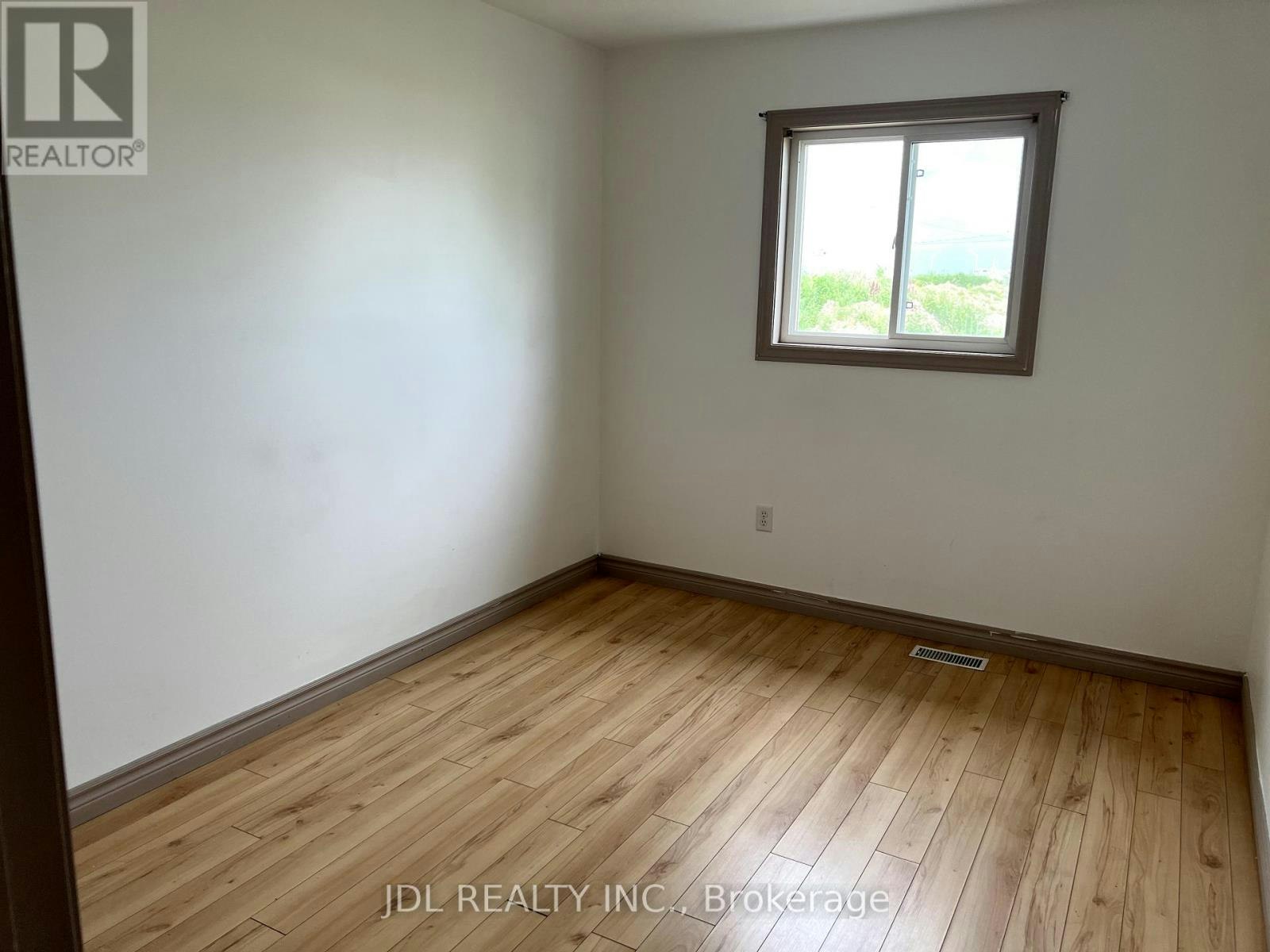 2134 Rockport Street, Windsor, ON, N9G 3A5 - 12