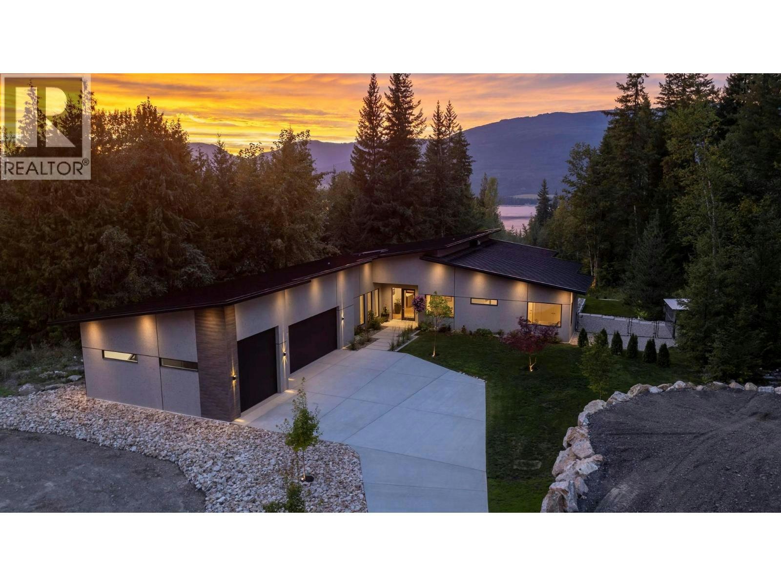 5147 Sunset Drive, Eagle Bay, BC, V0E 1T0