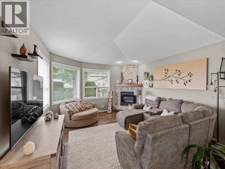 301 Fizet Avenue, Kelowna, BC, V1X 7P5 - 4