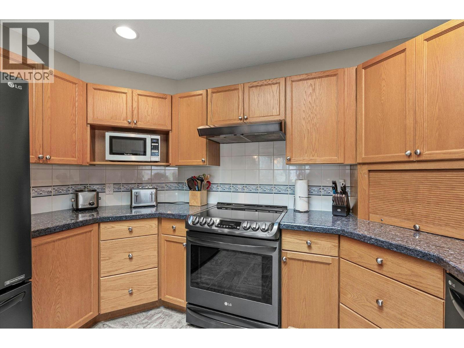301 Fizet Avenue, Kelowna, BC, V1X 7P5 - 9