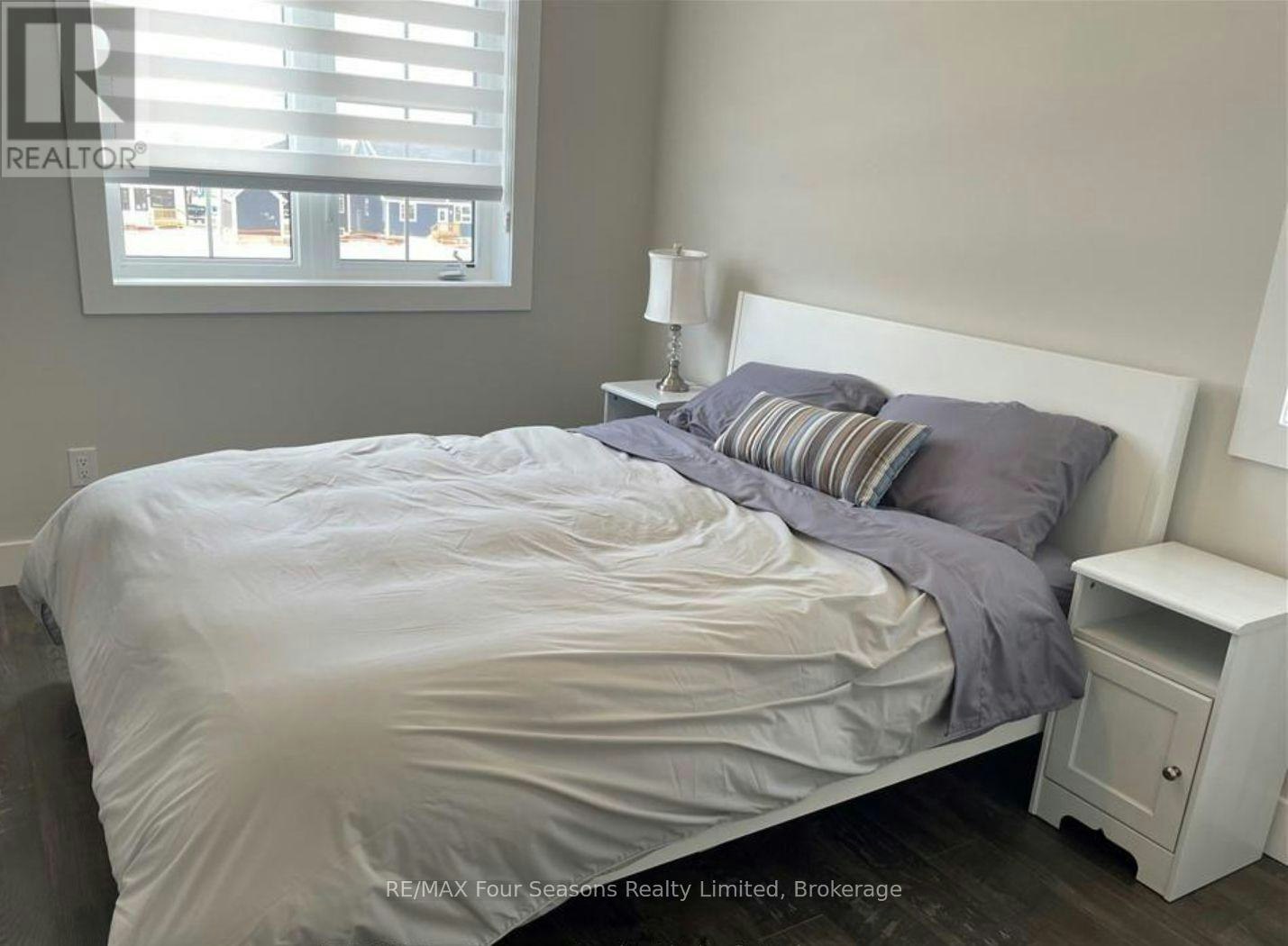 146 Sycamore Street, Blue Mountains, ON, L9Y 4E4 - 10