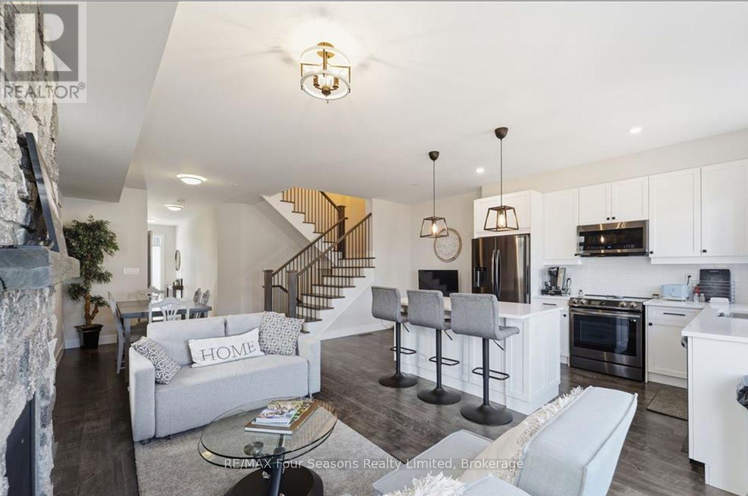 146 Sycamore Street, Blue Mountains, ON, L9Y 4E4 - 6