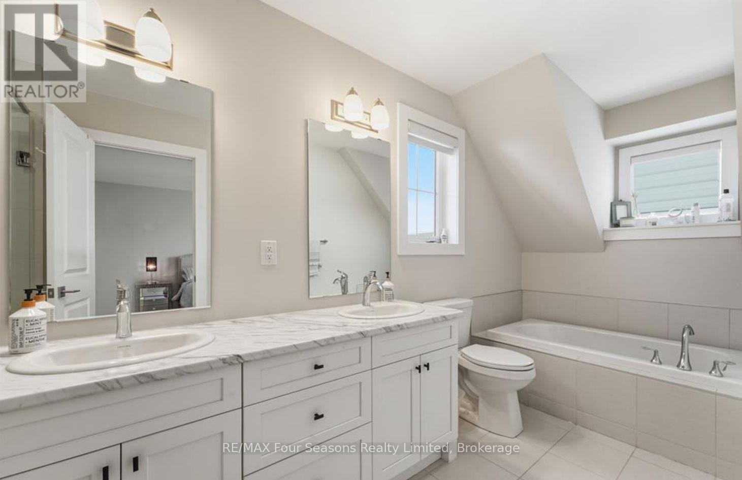 146 Sycamore Street, Blue Mountains, ON, L9Y 4E4 - 13