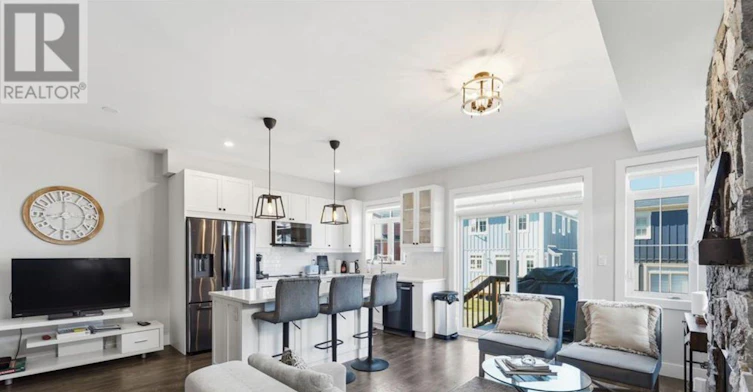 146 Sycamore Street, Blue Mountains, ON, L9Y 4E4 - 4