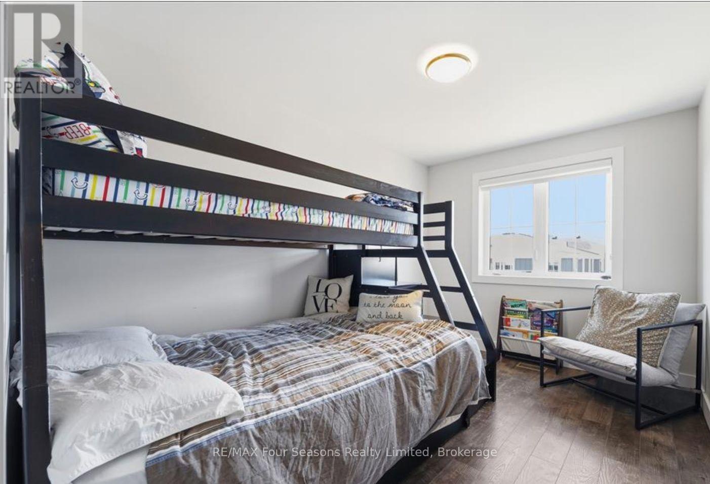 146 Sycamore Street, Blue Mountains, ON, L9Y 4E4 - 11