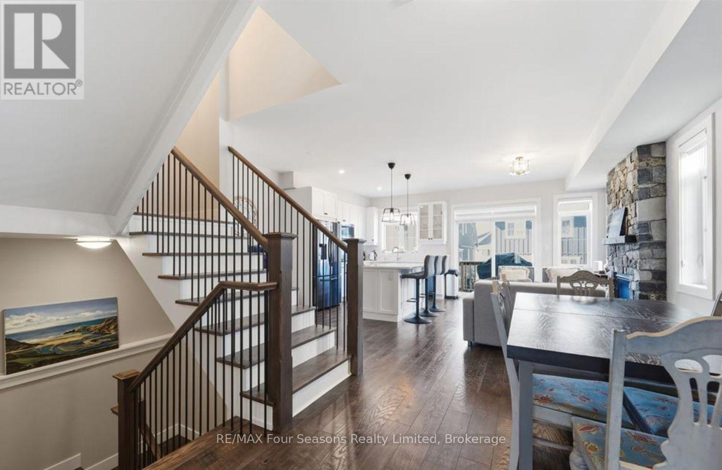 146 Sycamore Street, Blue Mountains, ON, L9Y 4E4 - 3