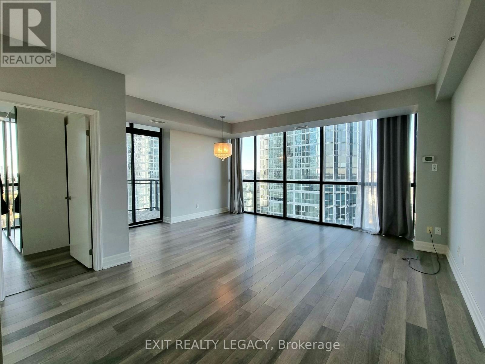 808-2900 7 Highway, Vaughan, ON, L4K 0G3 - 2