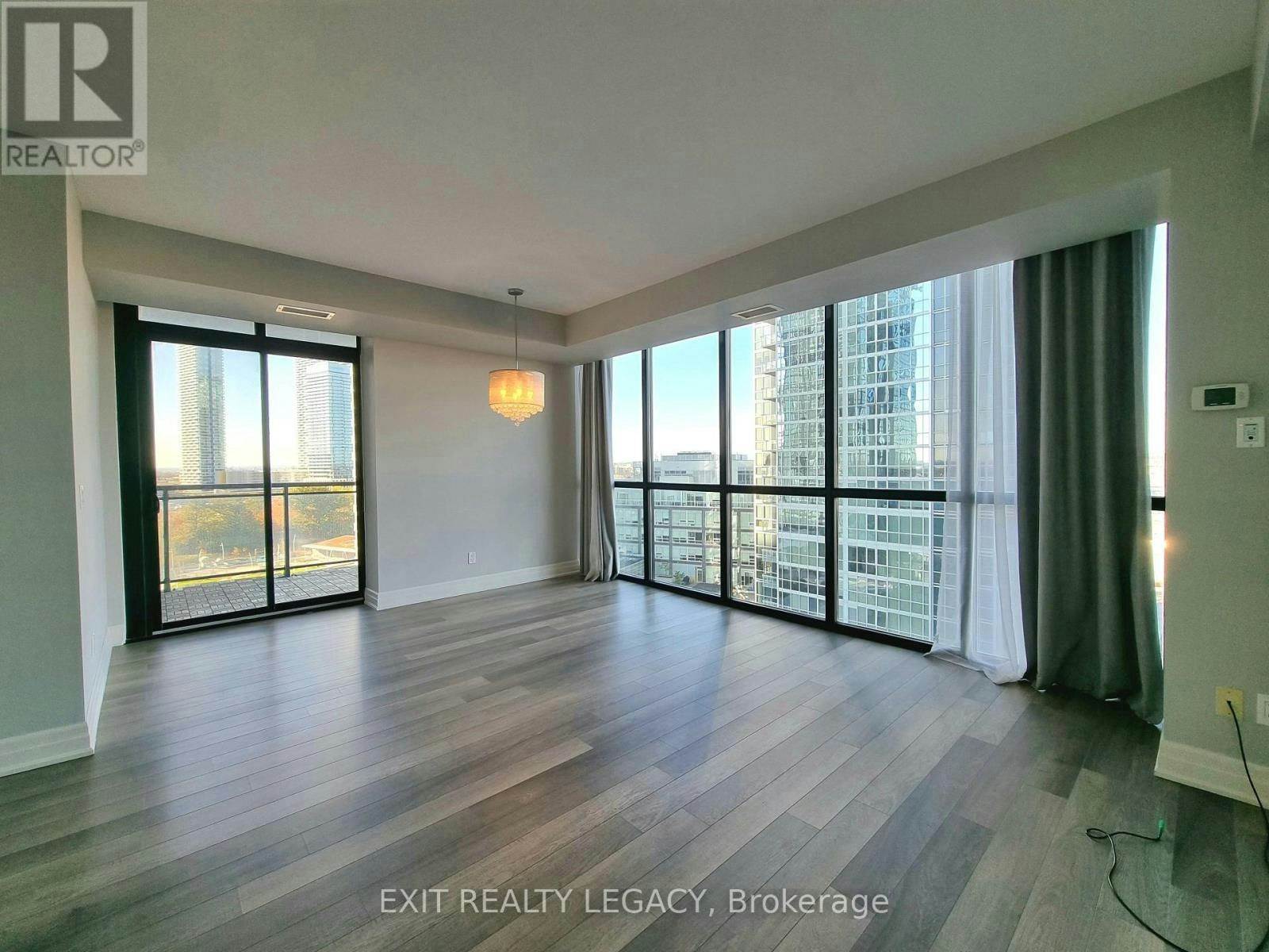 808-2900 7 Highway, Vaughan, ON, L4K 0G3