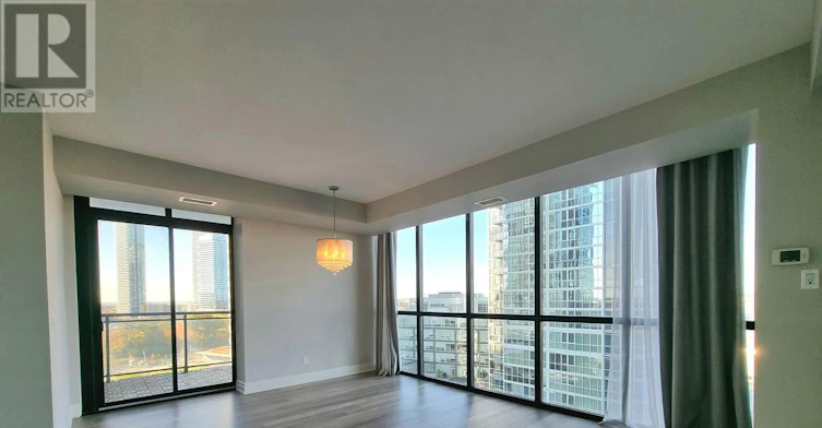 808-2900 7 Highway, Vaughan, ON, L4K 0G3