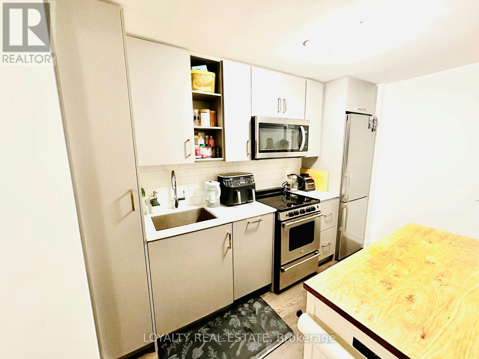 311-251 Manitoba Street, Toronto, ON, M8Y 0C7 - 5