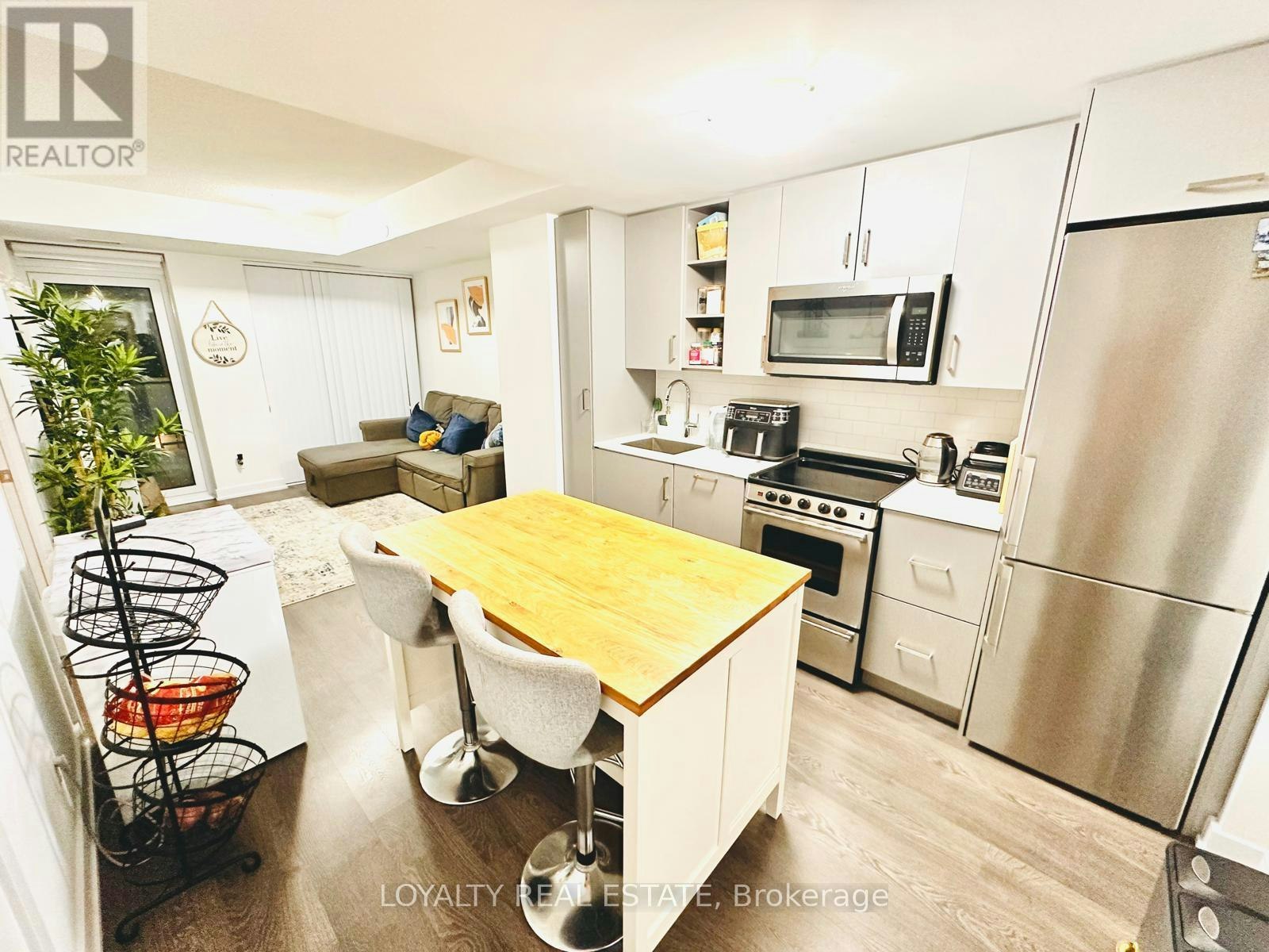 311-251 Manitoba Street, Toronto, ON, M8Y 0C7 - 4