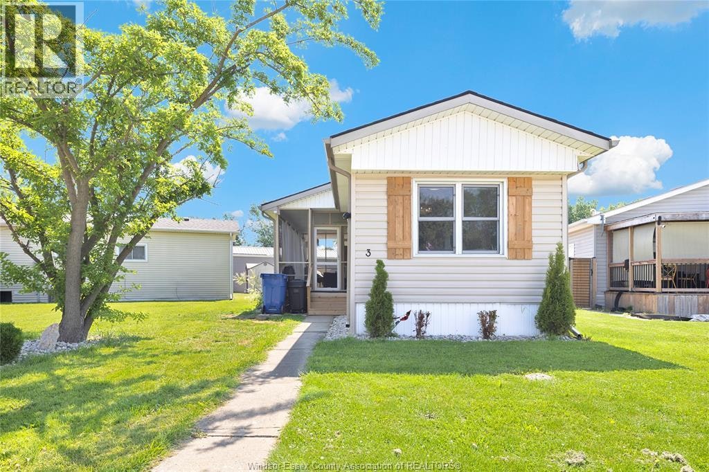 3 Lilac, Essex, ON, N0R 1J0