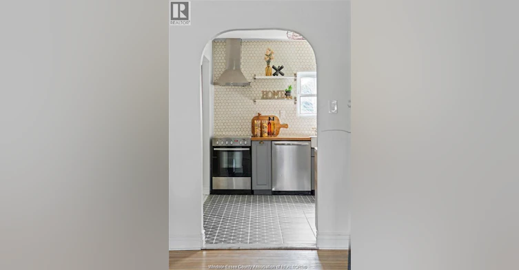 809 Gladstone, Windsor, ON, N9A 2R3 - 7