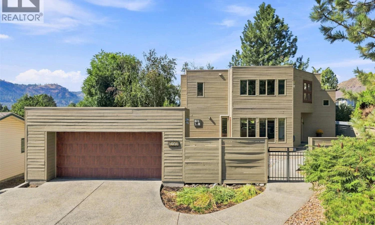 3769 Navatanee Drive