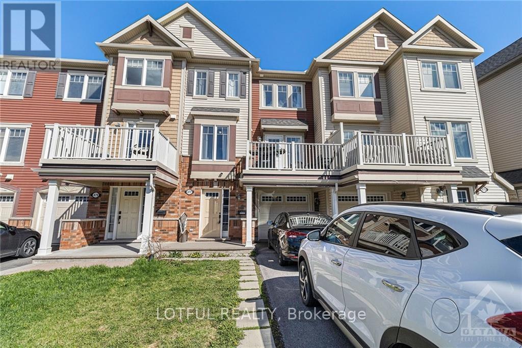 477 Meadowhawk Crescent, Ottawa, ON, K2J 5W7 - 2