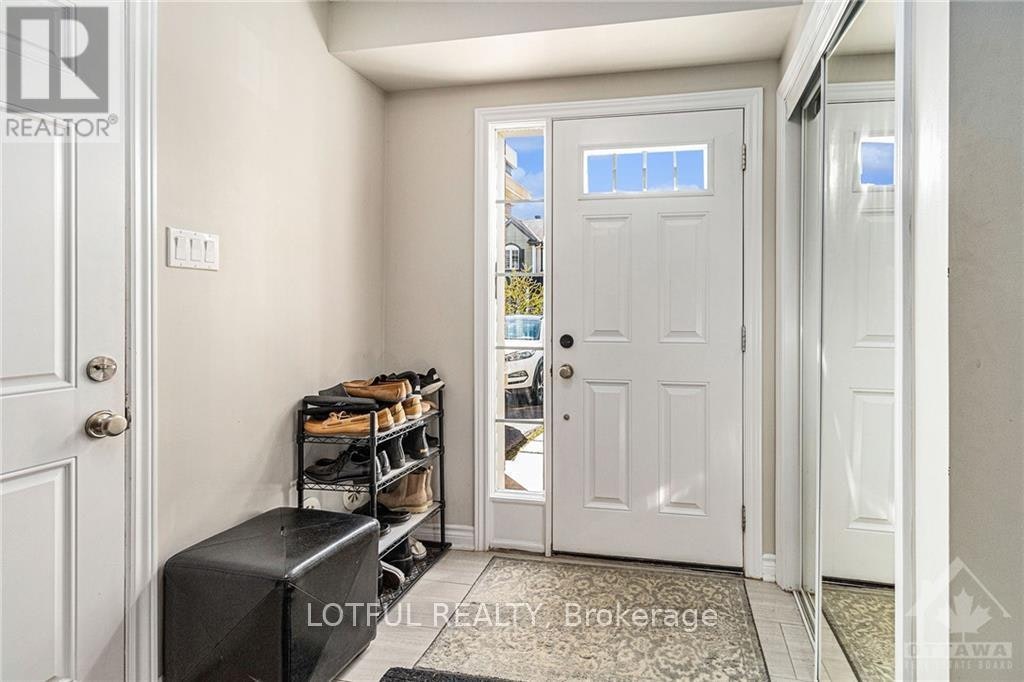 477 Meadowhawk Crescent, Ottawa, ON, K2J 5W7 - 4