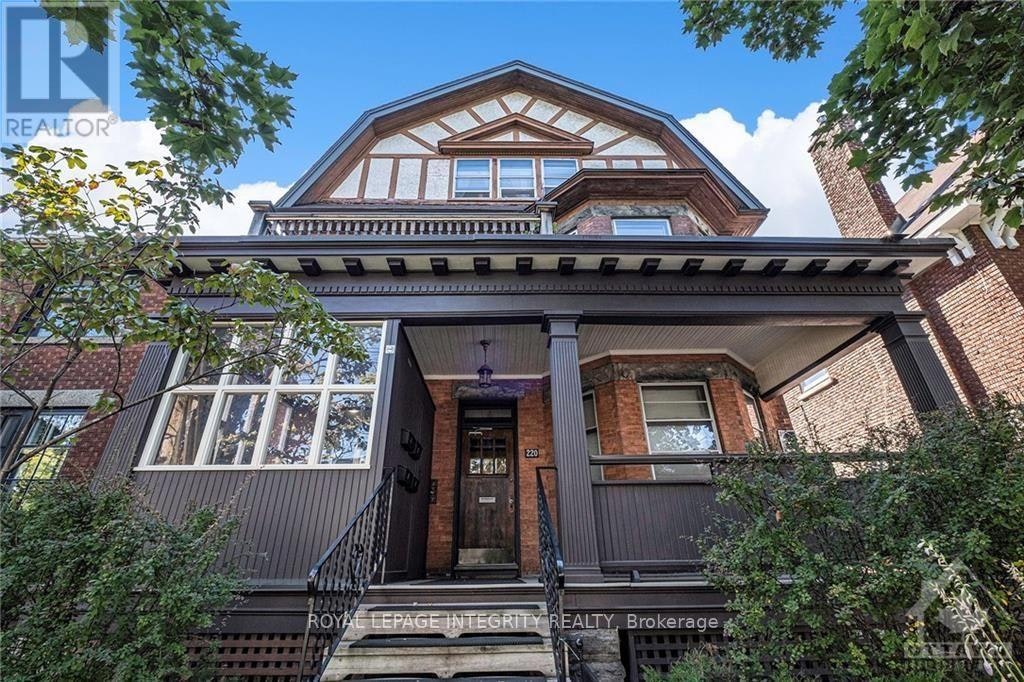 4-220 Powell Avenue, Ottawa, ON, K1S 2A5