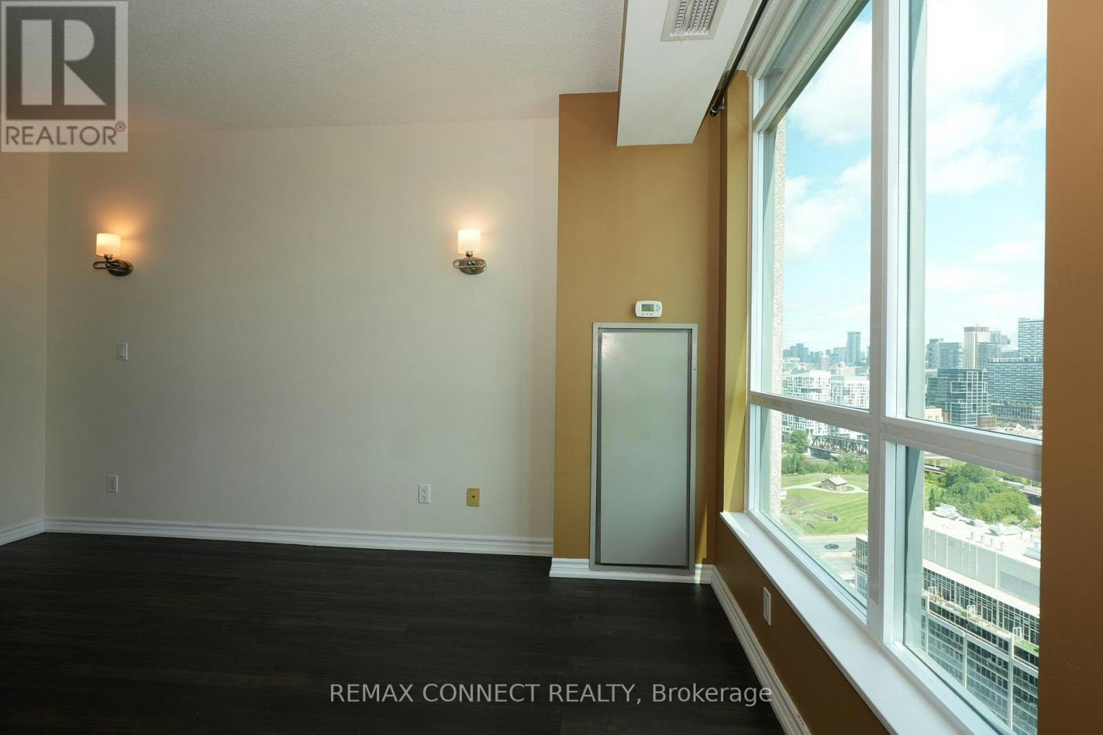 2812-215 Fort York Boulevard, Toronto, ON, M5V 4A2 - 8