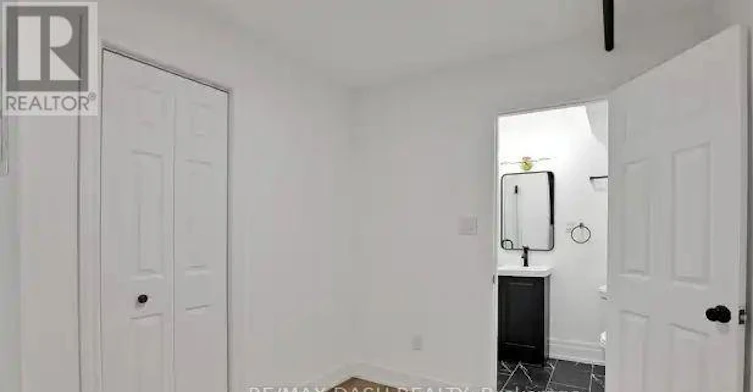 31-917 St Clair Avenue W, Toronto, ON, M6C 1C7 - 31