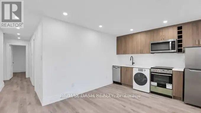 31-917 St Clair Avenue W, Toronto, ON, M6C 1C7 - 5