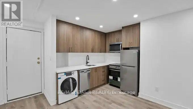31-917 St Clair Avenue W, Toronto, ON, M6C 1C7 - 27