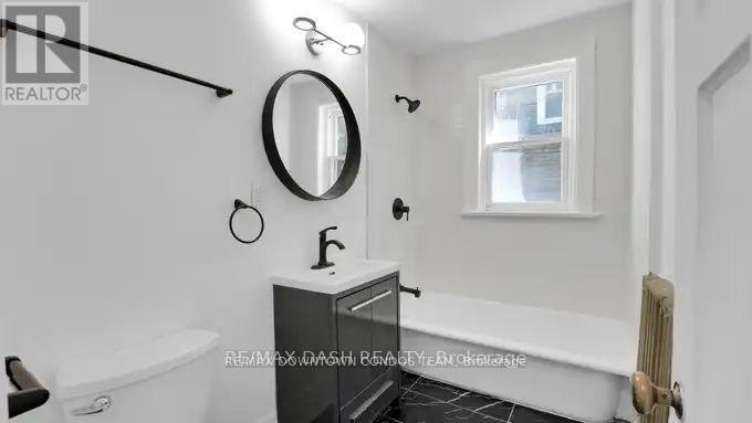 31-917 St Clair Avenue W, Toronto, ON, M6C 1C7 - 13