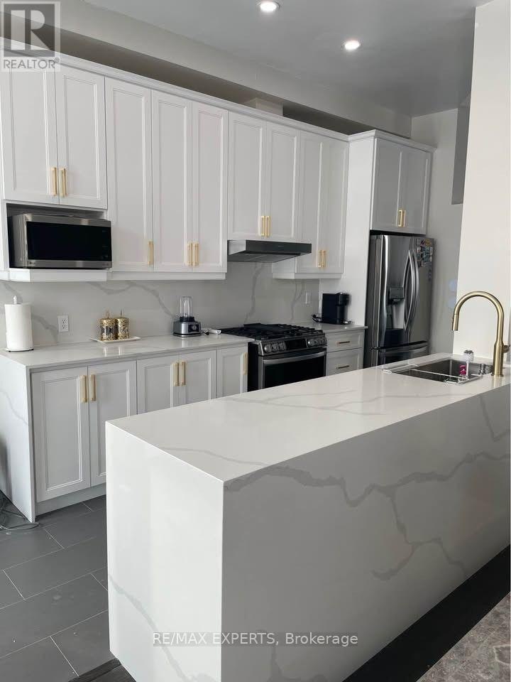 59 Cornell Park Avenue, Markham, ON, L6B 1B5 - 4
