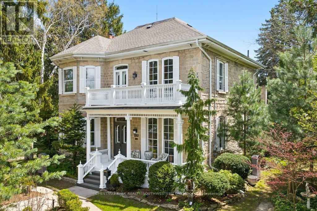 212 Queen Street E, Cambridge, ON, N3C 2B4