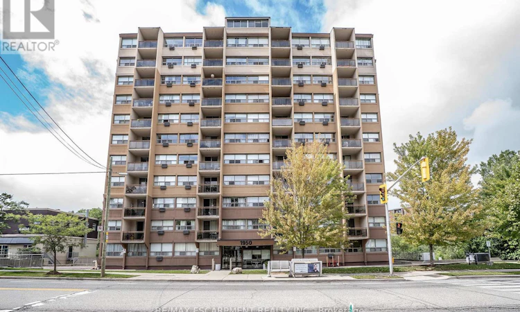 307-1950 Main Street W
