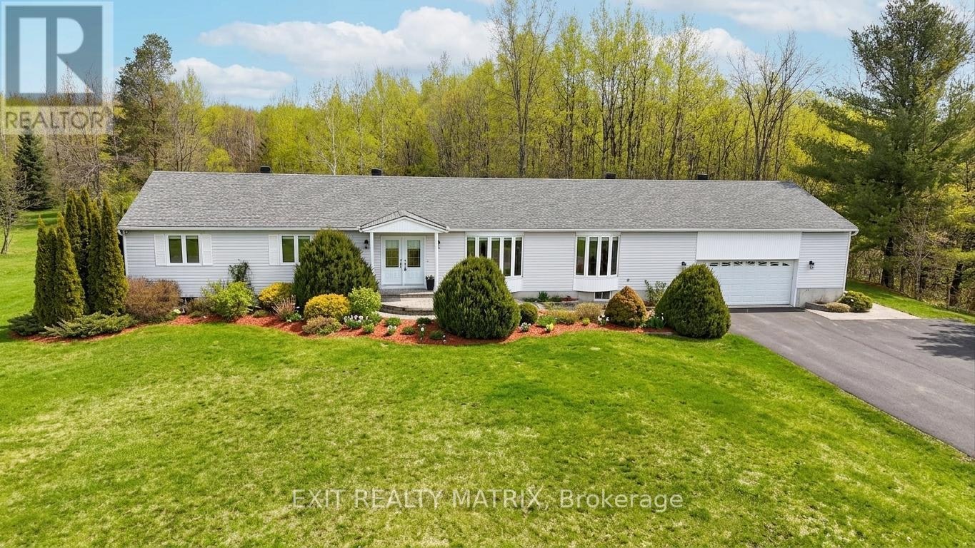 8329 Rodney Farm Drive, Ottawa, ON, K0A 2P0