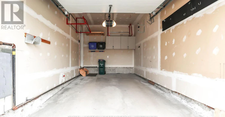 119 Bridgestone Drive, Ottawa, ON, K2M 0A4 - 3