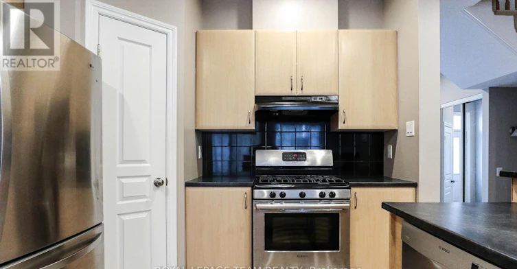119 Bridgestone Drive, Ottawa, ON, K2M 0A4 - 7